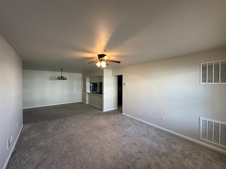 300 Waters Edge Dr #300 — Photo 2