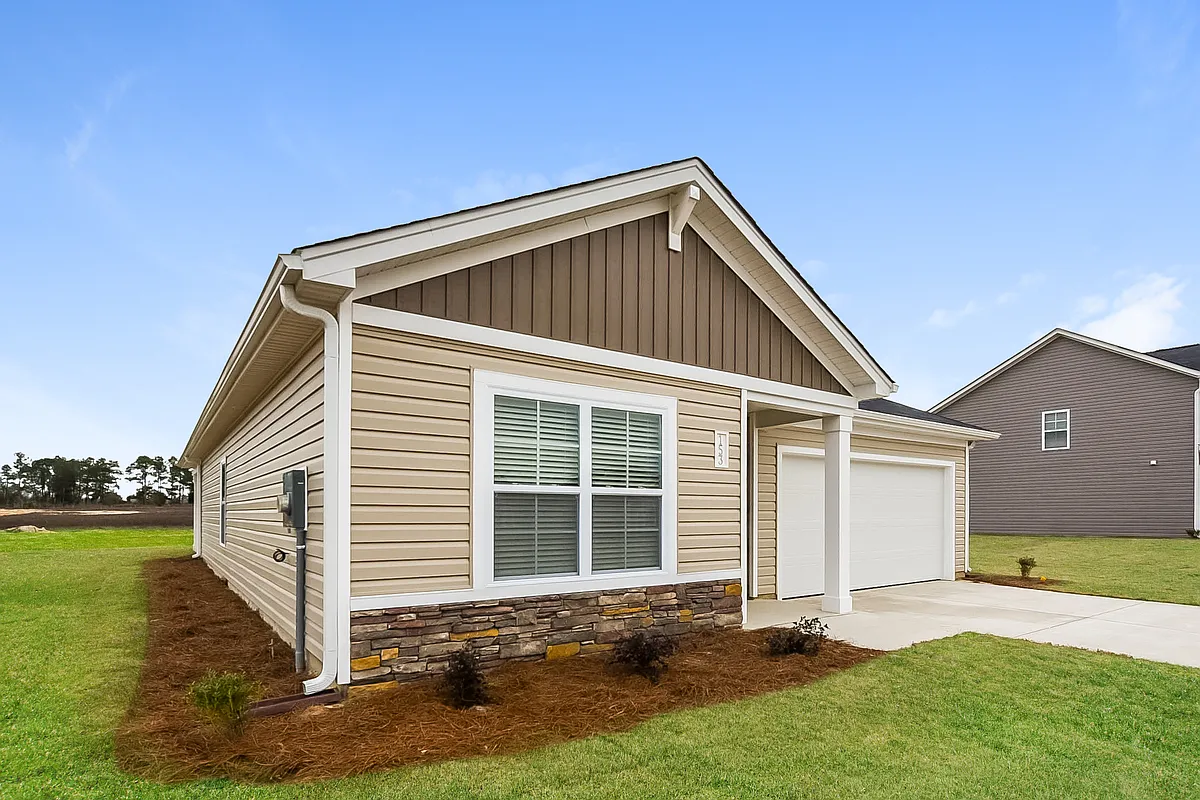 Building Photo - 153 King Buck Dr