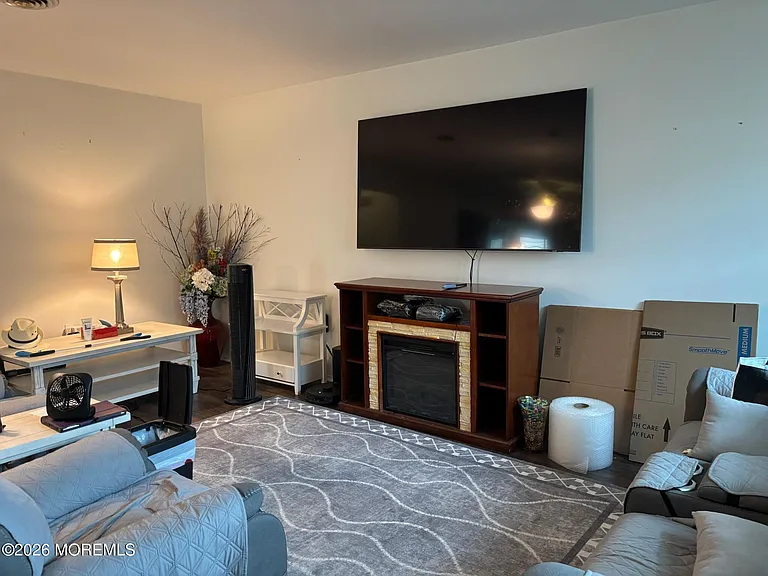 20 Easton Dr #A — Photo 3