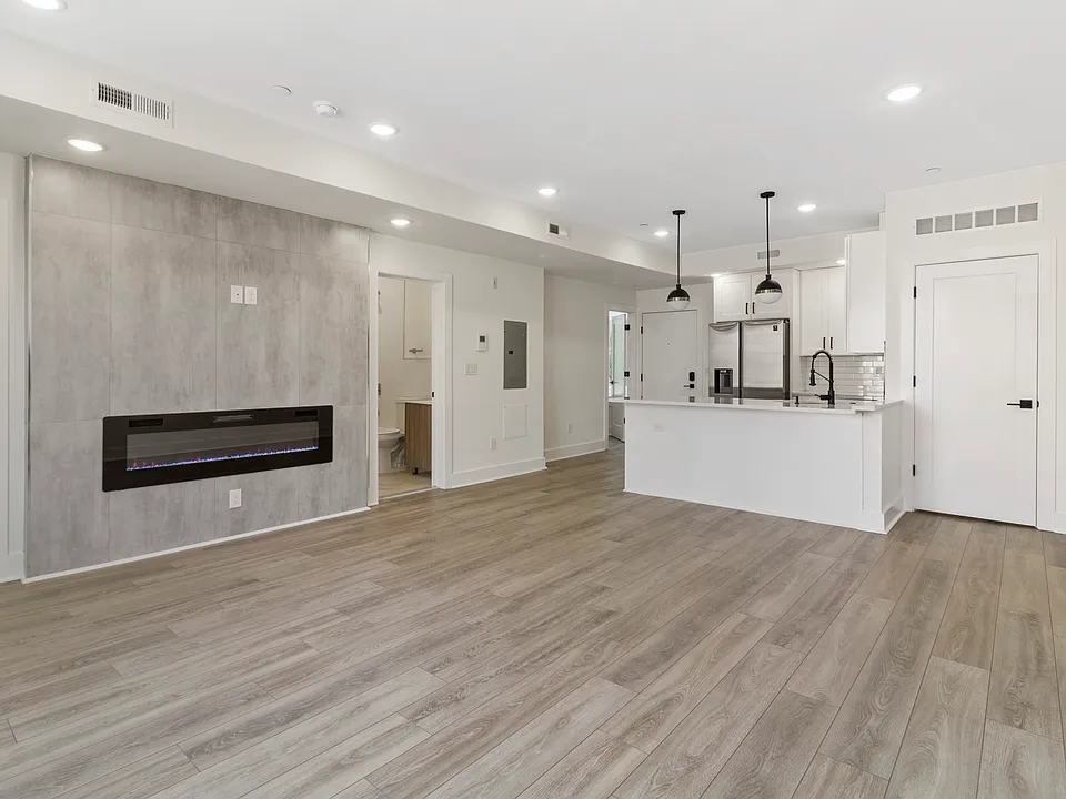 2549 Frankford Ave #3