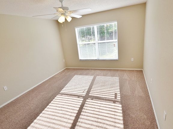3rd image of 7976 Oak Run Cir