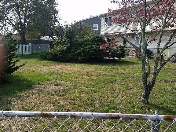 4th image of 300 Lynwood Pl