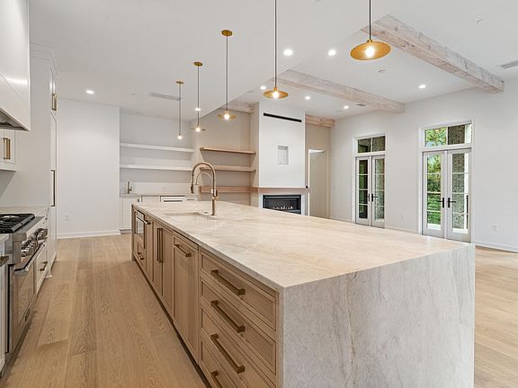 2nd image of 211 Seven Farms Dr #202