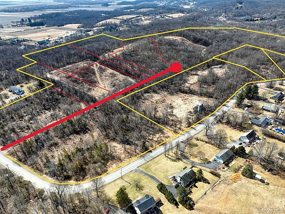 4th image of Guinea Hill Road