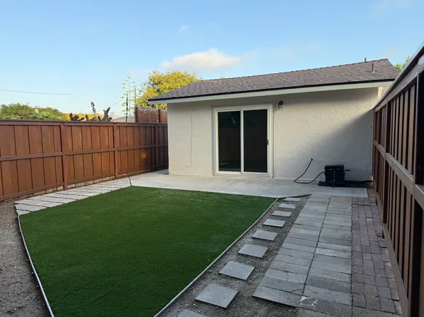 2203A Alta Vista Dr, Vista, CA 92084