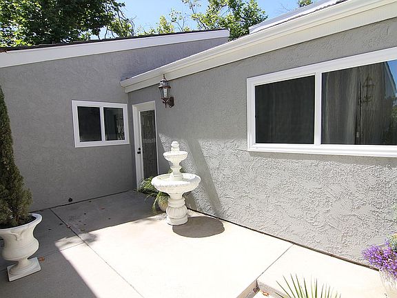 4th image of 483 Rockman Way