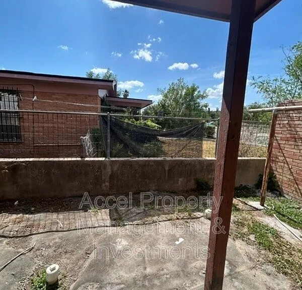 2409 Gumwood Ave #1 — Photo 15