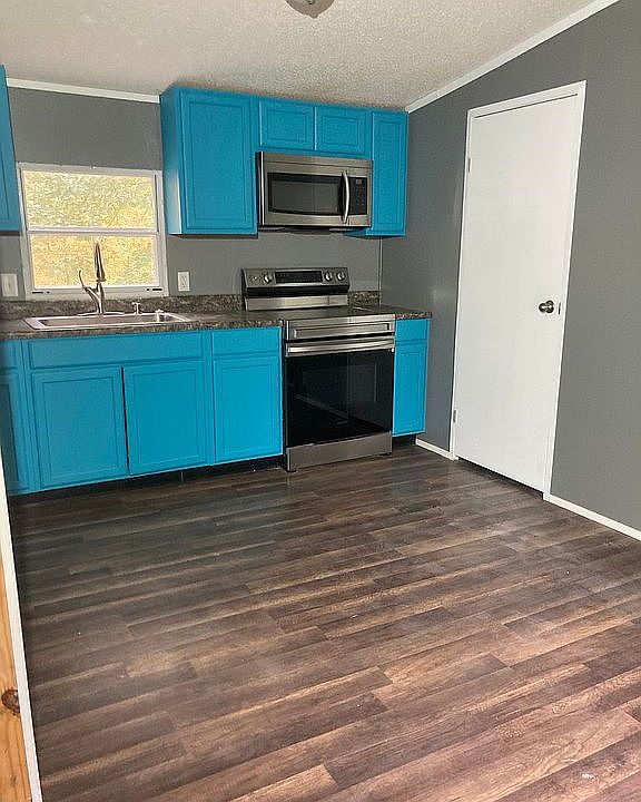 1st image of 10 Daffodil Ln