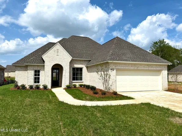 402 Butternut Dr, Canton, MS 39046