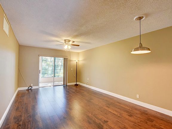 4th image of 2213 NE 1st Ct APT 105