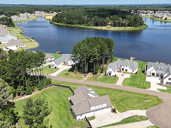 3rd image of 501 Wrenwood Ct
