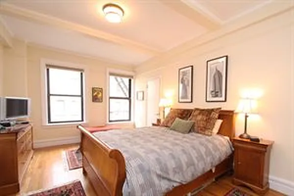 Sold by Douglas Elliman | media 24