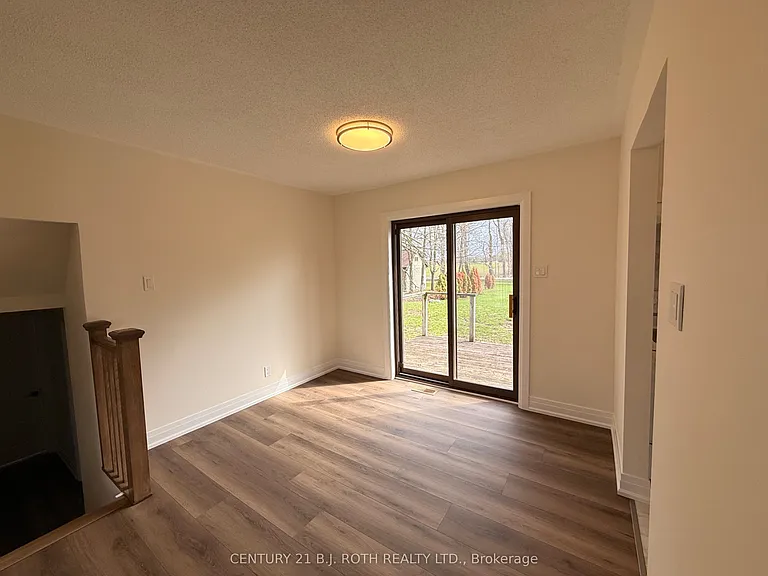 48 King St — Photo 8