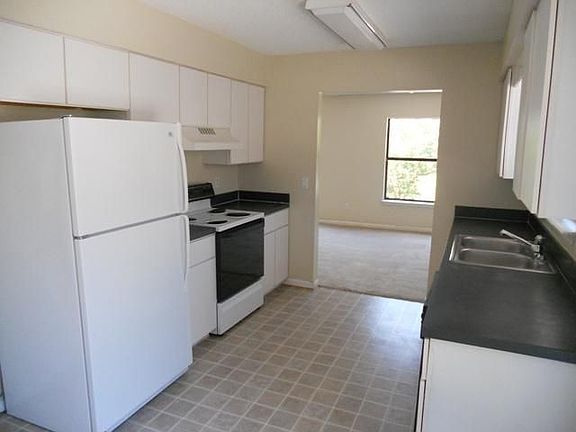 5th image of 1363 Pawnee St