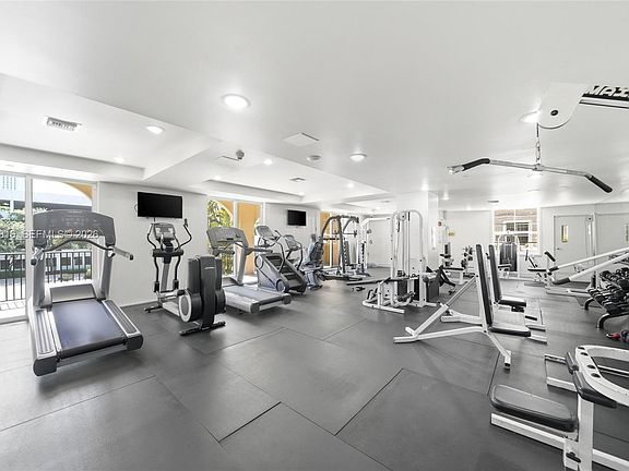 4th image of 520 SE 5th Ave APT 2501