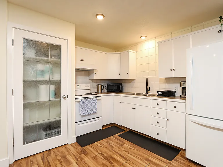 1327 Scenic Dr S #3 — Photo 2