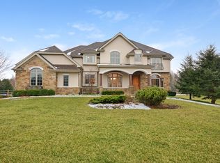 41W715 Golden Oaks Ln, St Charles, IL 60175