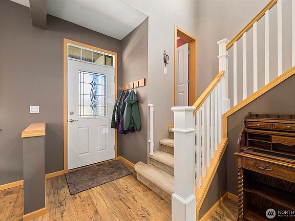 4th image of 409 Holland Avenue