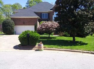 808 Cricketfield Ln, Cary, NC 27518