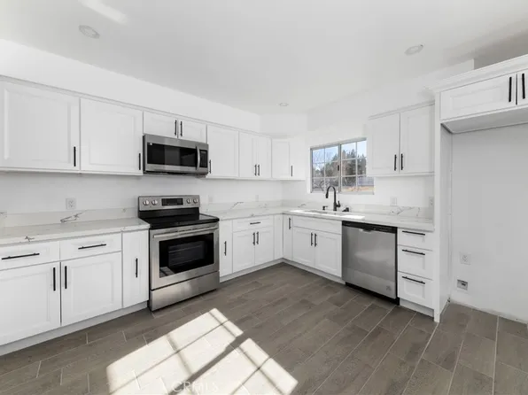 18000 Palm Dr, Hesperia, CA 92345