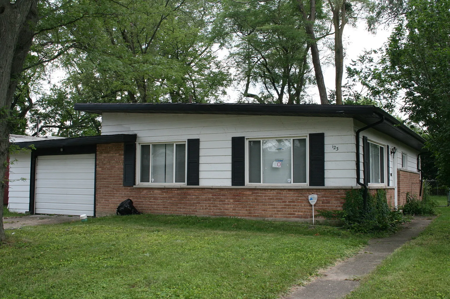 123 Algonquin St photo 1