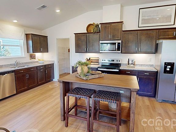 4th image of 1800 Quiet Wood Rd