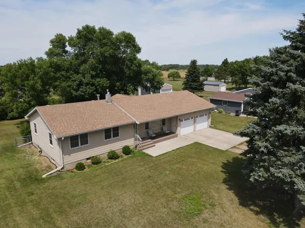 3301 N Ohlman St, Mitchell, SD 57301