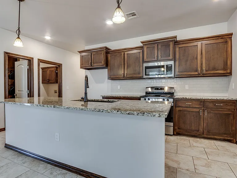 2200 Alta Vista Ln — Photo 13