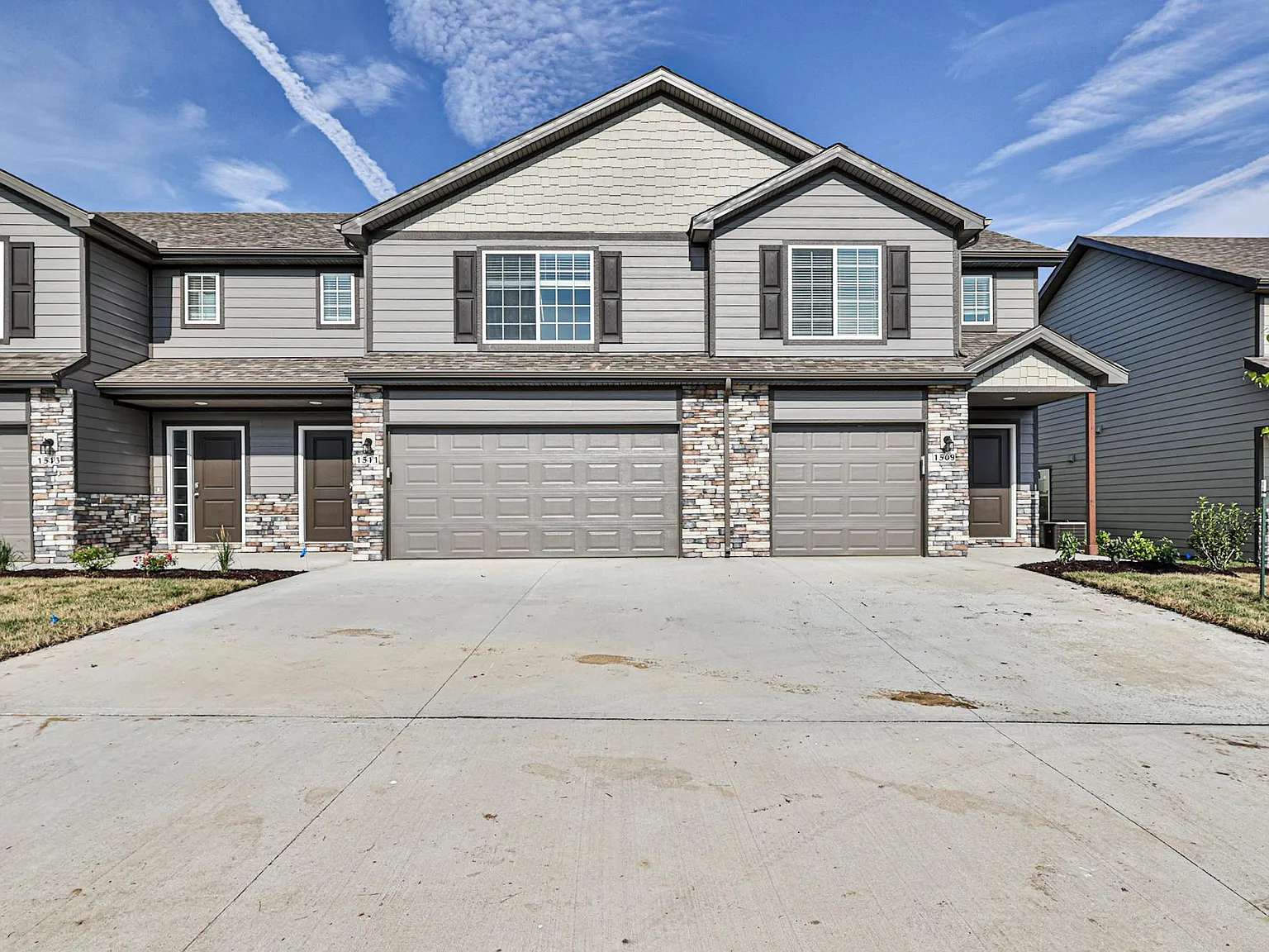 Greystone Townhomes — Photo 3