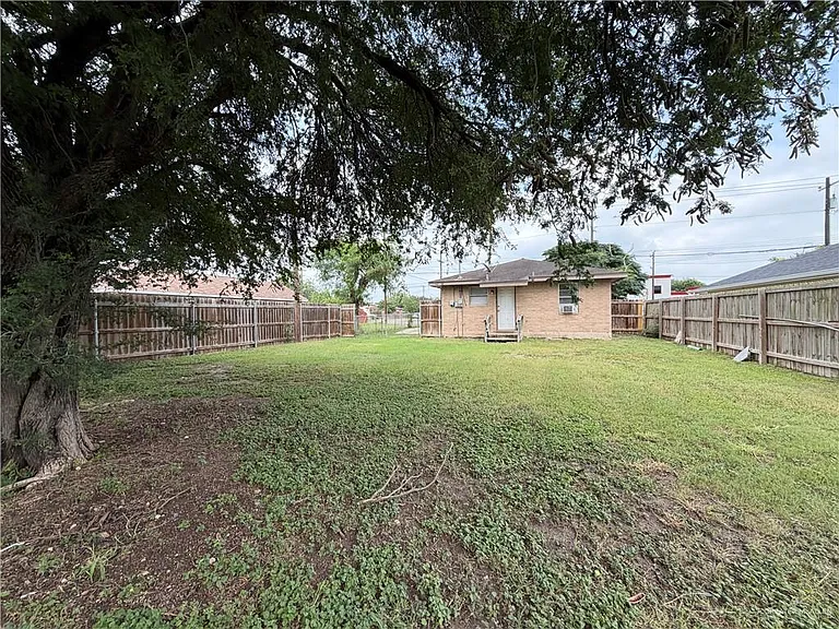 301 S Raul Longoria Rd — Photo 23