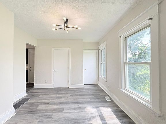 4th image of 2015 Lagrange St #2