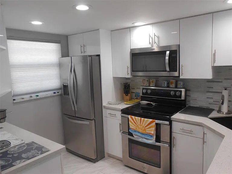 4540 N Ocean Dr #210 — Photo 10