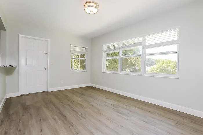 3 bed, 2.0 bath, 1707 sqft, $1,845 — Photo 3