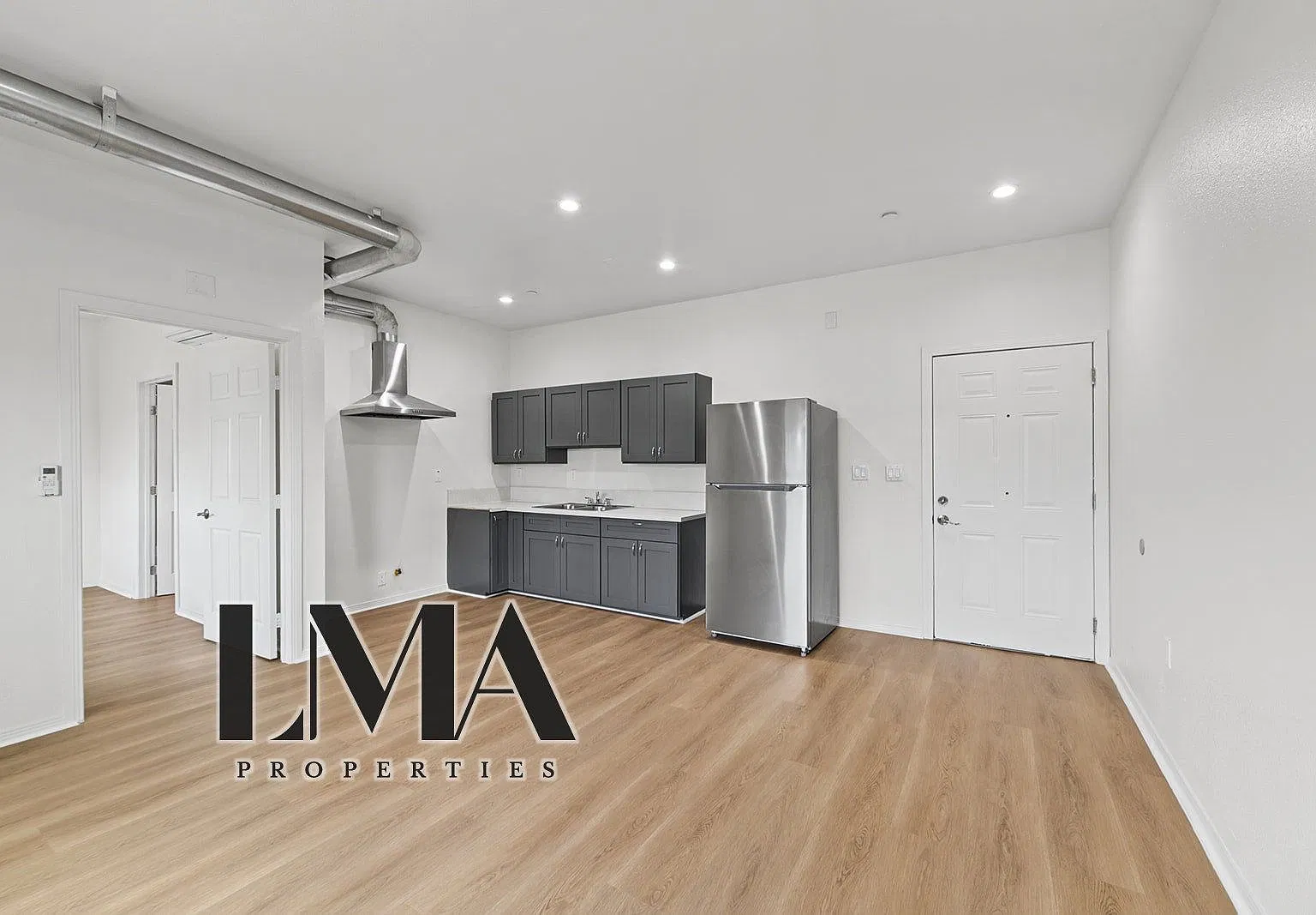 1 bed, 1.0 bath, 750 sqft, $1,980 — Photo 2