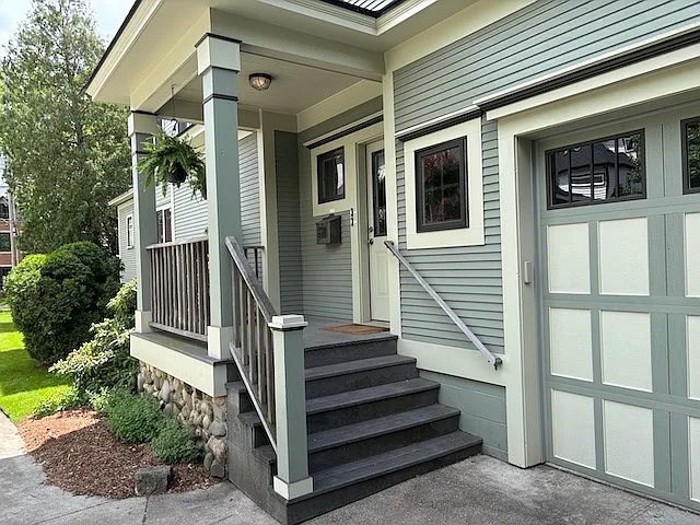 539 Fairview Ave NE — Photo 1