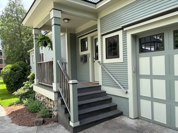 539 Fairview Ave NE, Grand Rapids, MI 49503