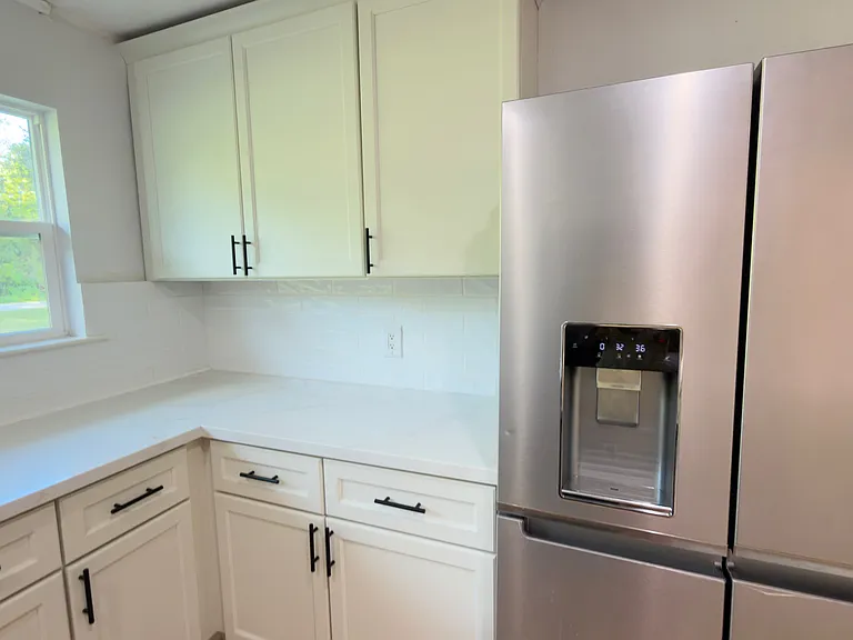 501 Mills Ave — Photo 11