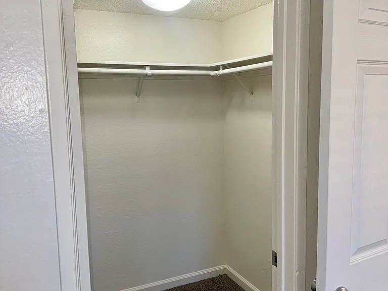 Mountain Gate Apartments — Photo 16