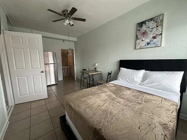 South Park Place Apartments — Photo 14