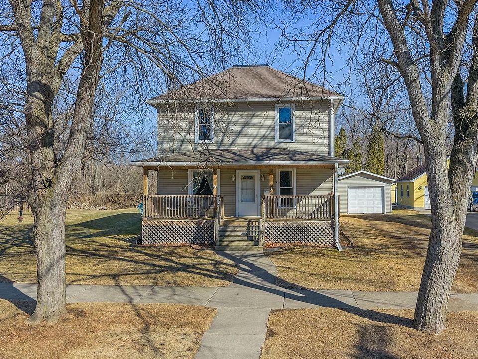 1st image of 430 Lavalle St