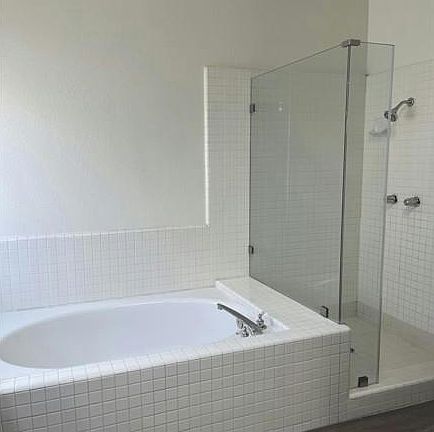 3rd image of 3080 Sunny Brook Ln