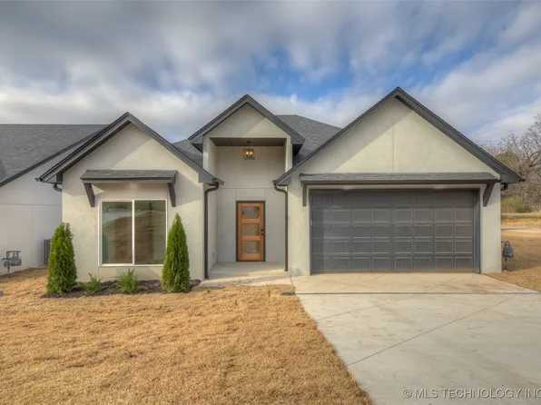 720 N 10th St, Sapulpa, OK 74066