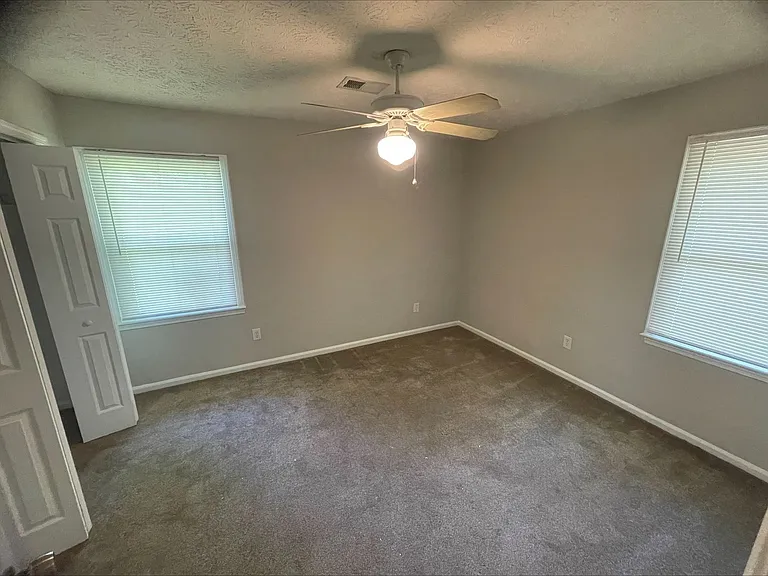 105 Kimberly Dr — Photo 7