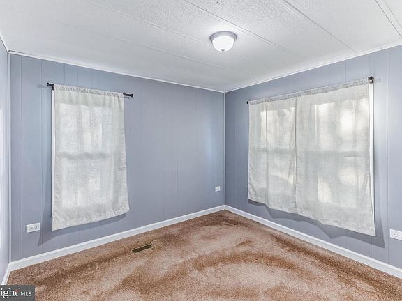 5th image of 95 Hazelwood Dr