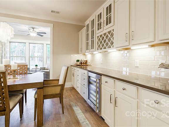4th image of 14016 Glaswick Dr #211