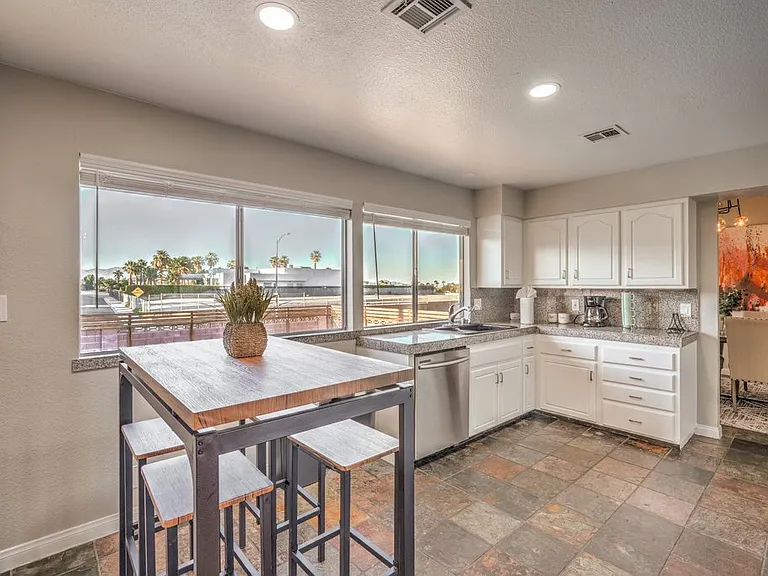5198 Hibbetts Dr — Photo 36
