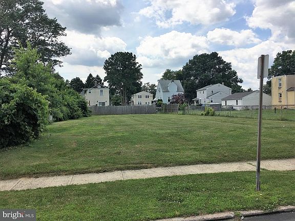 3rd image of 236 Bartram Ave