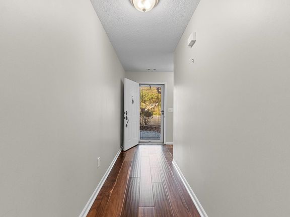 3rd image of 24 Wildflower Trail