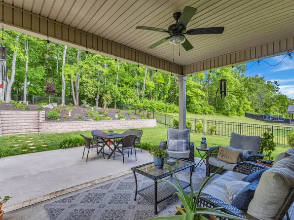1321 Highgrove Ln, Clarksville, TN 37043