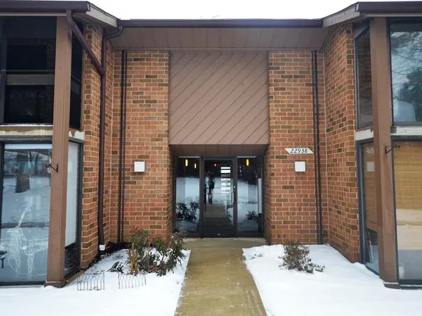 22938 Mastick Rd APT 103, Fairview Park, OH 44126